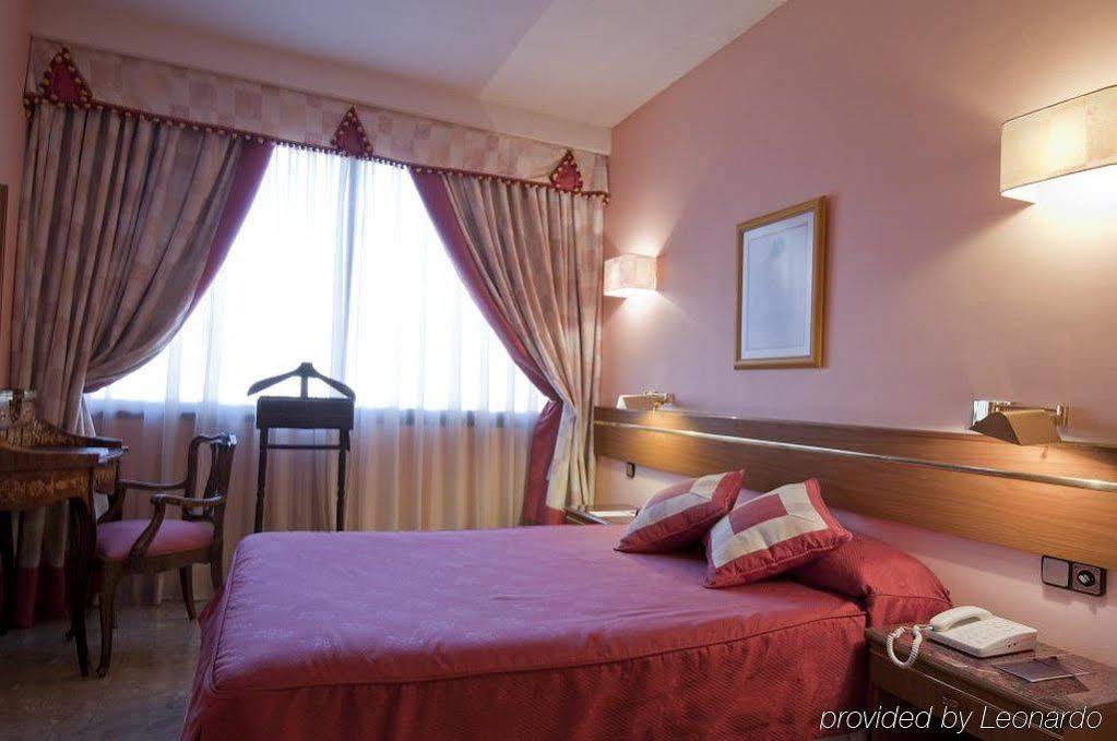 Foxa 25 Hotel Madrid Exterior photo